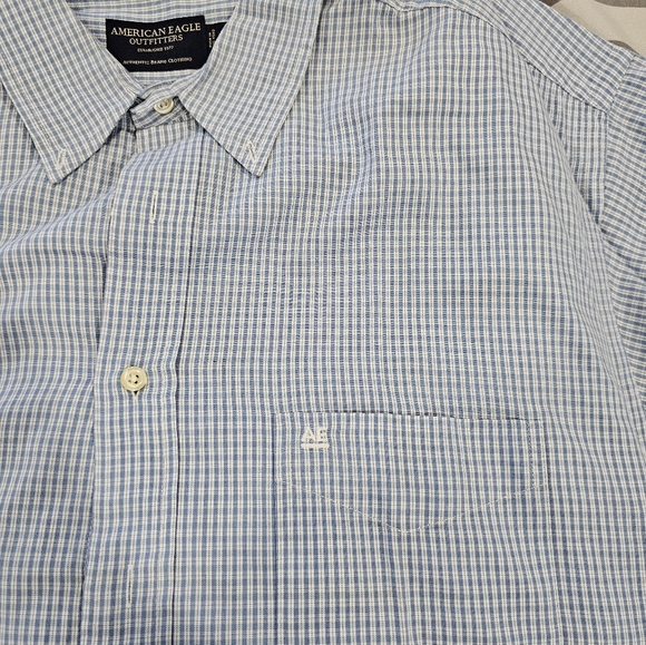 American Eagle Outfitters Blue Stripped button up size large - Picture 3 of 3